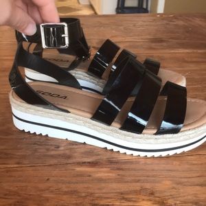 Black strappy platform sandal